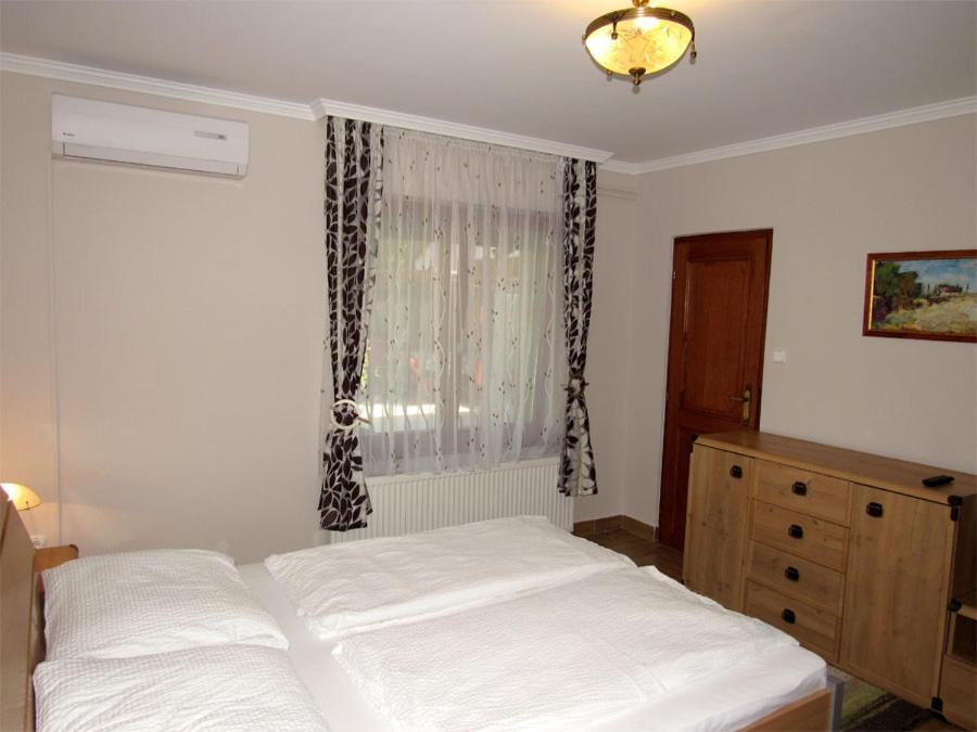 Szegfu Apartman Vila Hajdúszoboszló Exterior foto