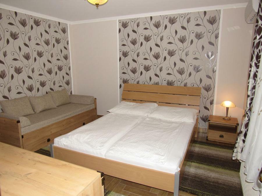 Szegfu Apartman Vila Hajdúszoboszló Exterior foto